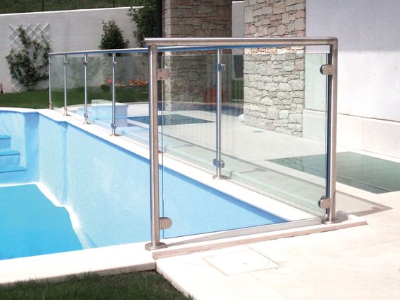 swimming pool with glass railings - Metal Design