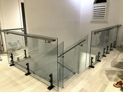 Architectural Beauty: Glass Railings for Interiors